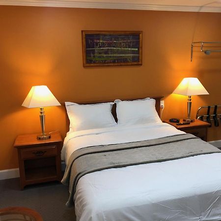 Howard Johnson By Wyndham Ridgecrest, Ca المظهر الخارجي الصورة