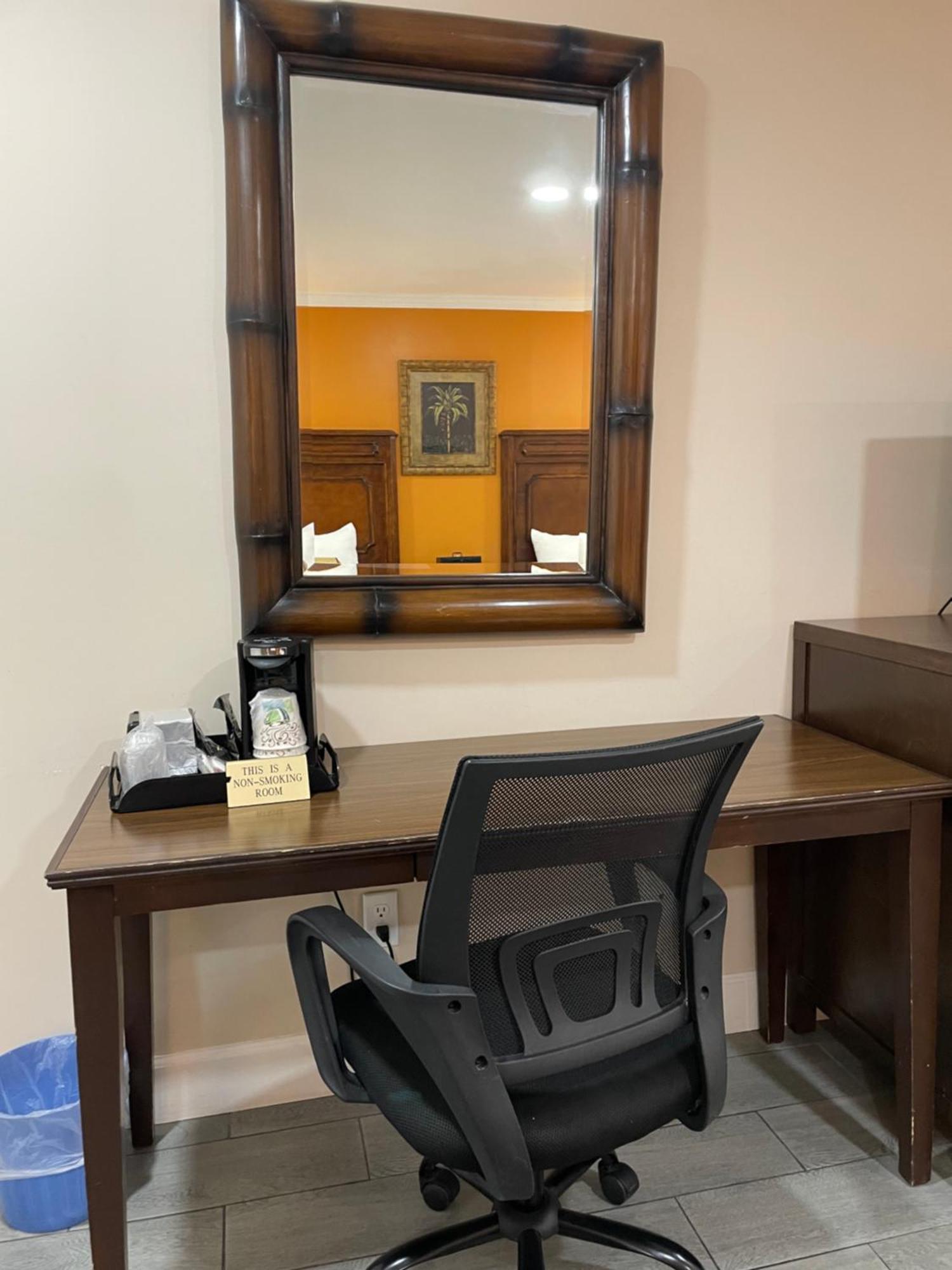 Howard Johnson By Wyndham Ridgecrest, Ca المظهر الخارجي الصورة