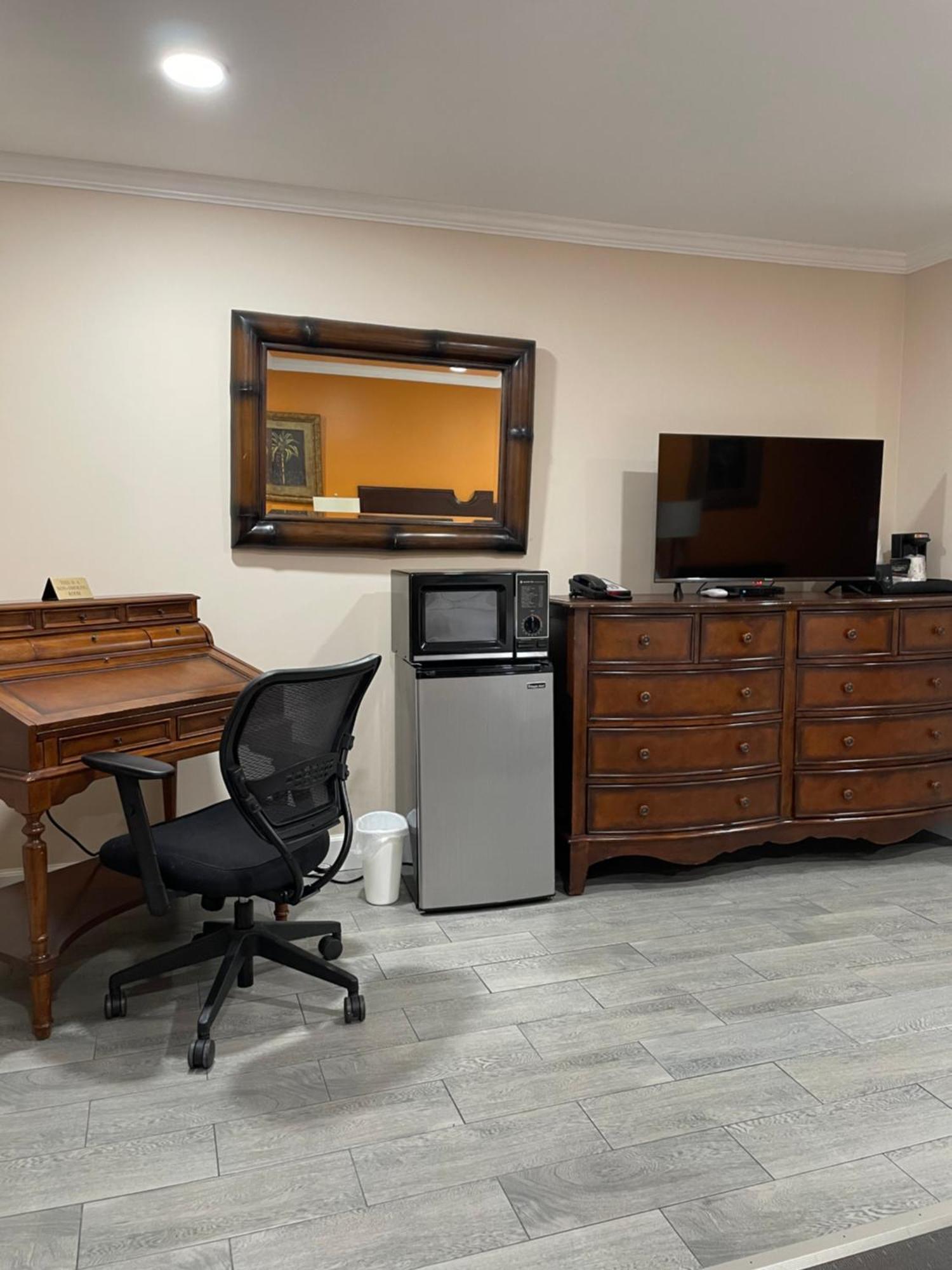 Howard Johnson By Wyndham Ridgecrest, Ca المظهر الخارجي الصورة