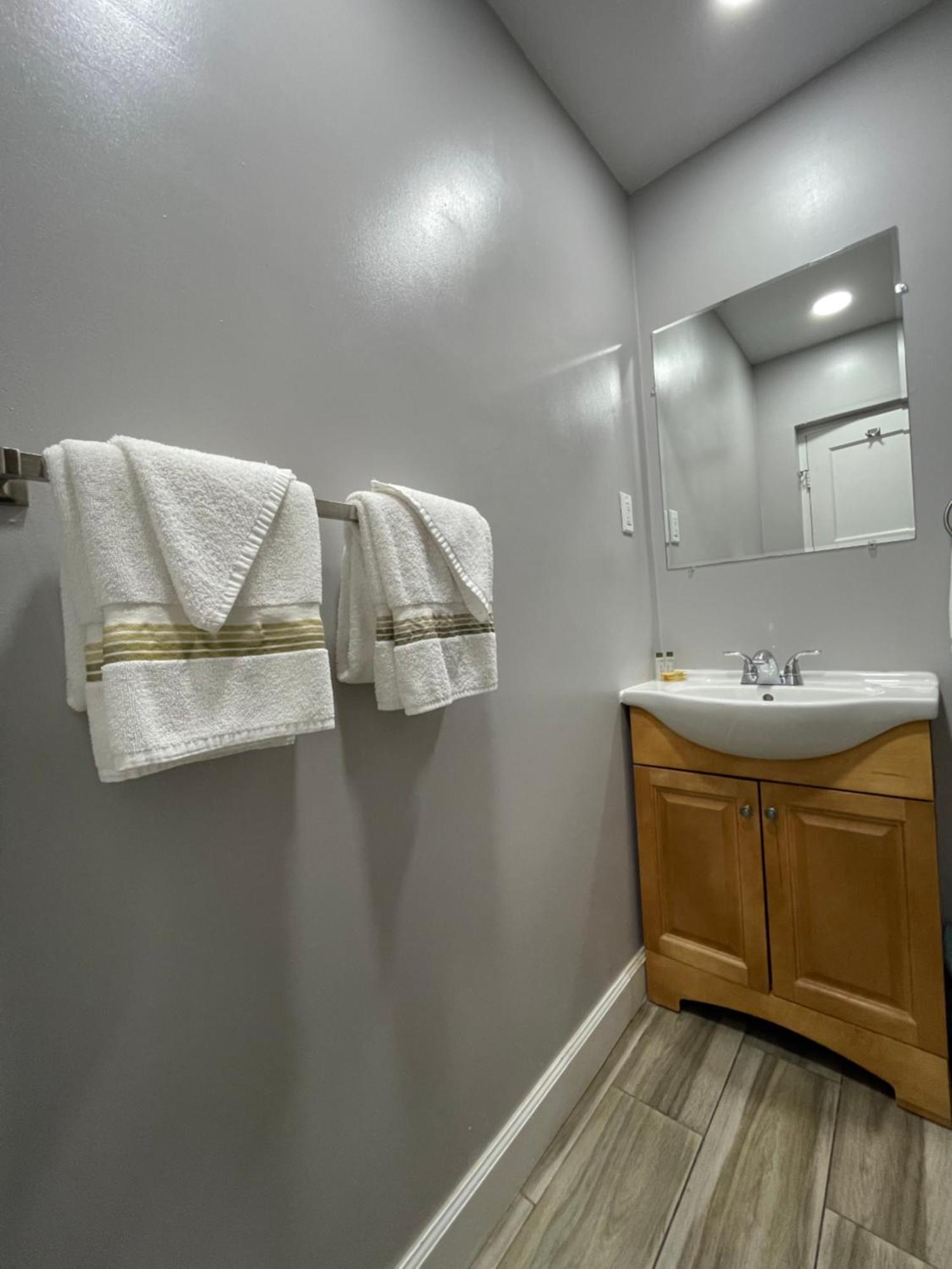 Howard Johnson By Wyndham Ridgecrest, Ca المظهر الخارجي الصورة