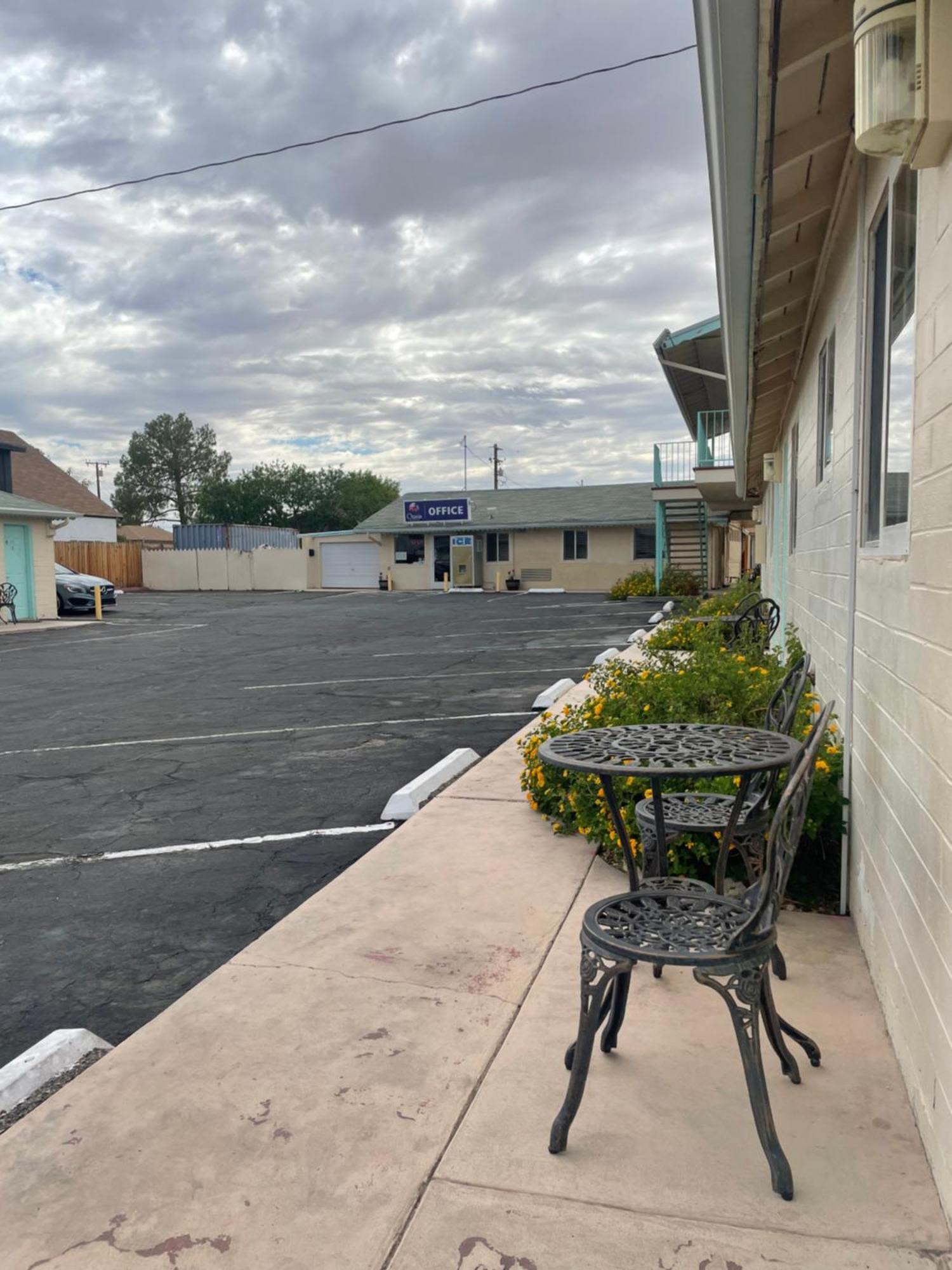 Howard Johnson By Wyndham Ridgecrest, Ca المظهر الخارجي الصورة