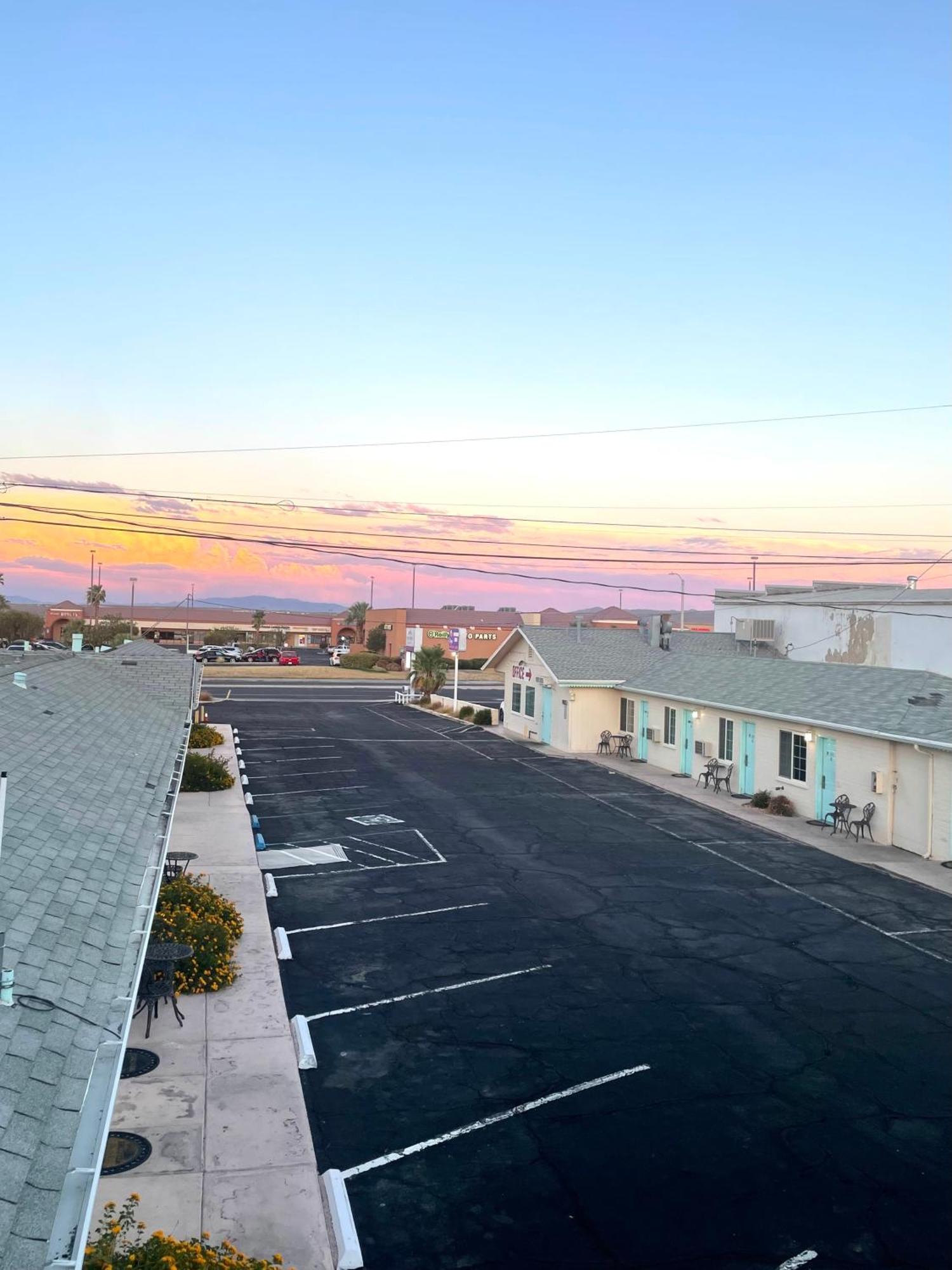 Howard Johnson By Wyndham Ridgecrest, Ca المظهر الخارجي الصورة